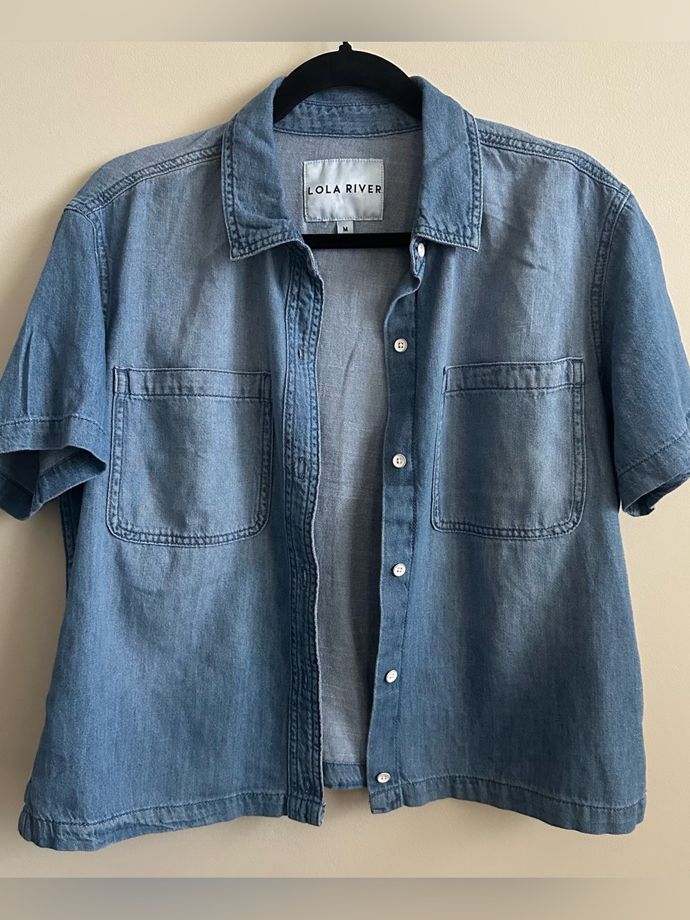 Short-sleeve button up soft denim shirt